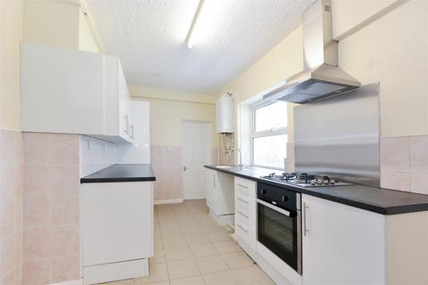 4 bedroom terraced house to rent, Chisenhale Road, London