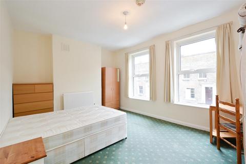 4 bedroom terraced house to rent, Chisenhale Road, London