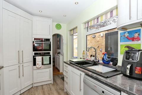 2 bedroom bungalow for sale, Gates Green Road, West Wickham, BR4
