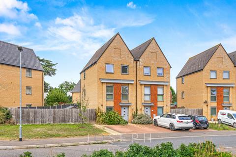 3 bedroom semi-detached house for sale, Ribbans Park Road, Ipswich, IP3