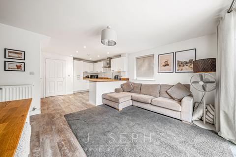 3 bedroom semi-detached house for sale, Ribbans Park Road, Ipswich, IP3