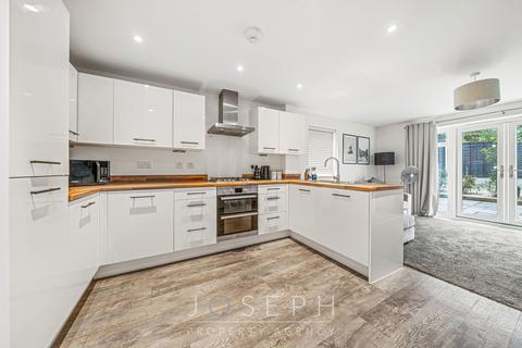 3 bedroom semi-detached house for sale, Ribbans Park Road, Ipswich, IP3