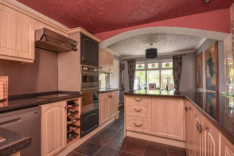 4 bedroom detached house for sale, Redcliffe Drive, Wombourne, Wolverhampton