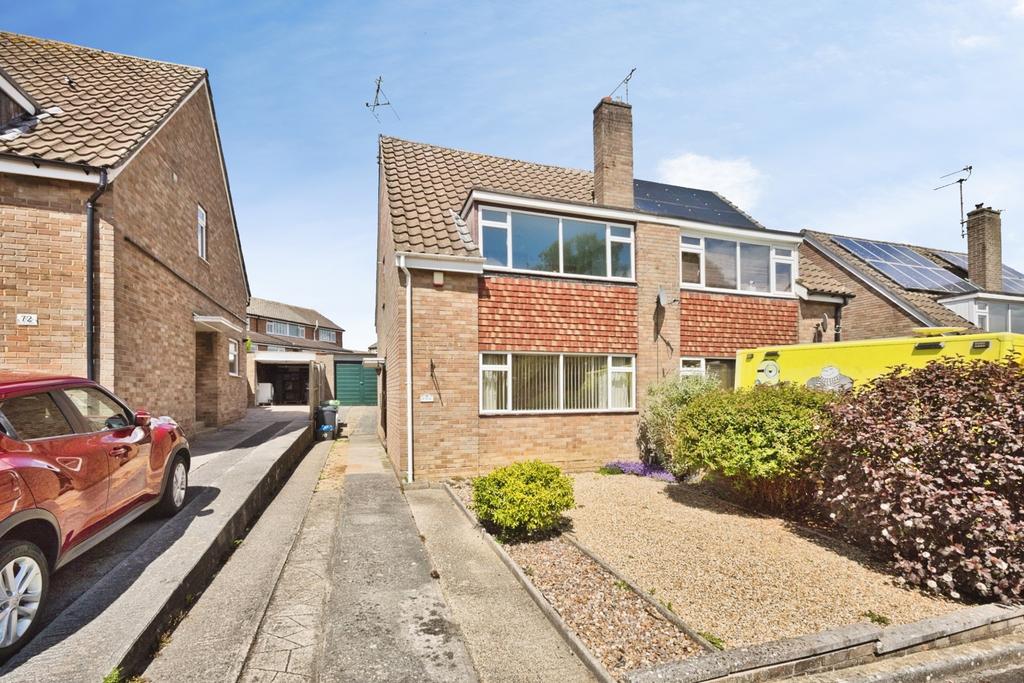 3 bedroom semi-detached house for sale