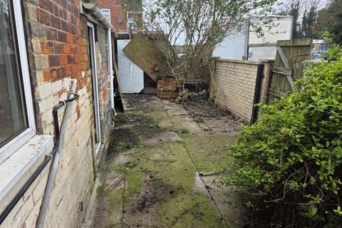3 bedroom end of terrace house for sale, 9 Love Lane, Gainsborough, Lincolnshire, DN21 2SG
