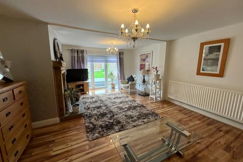 4 bedroom detached bungalow for sale, Winston Drive, Halesowen B62
