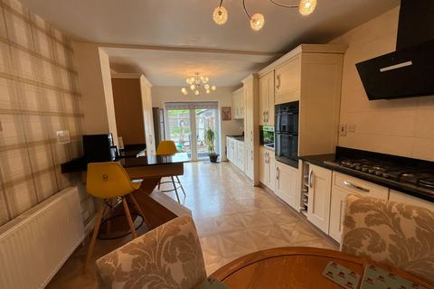 4 bedroom detached bungalow for sale, Winston Drive, Halesowen B62
