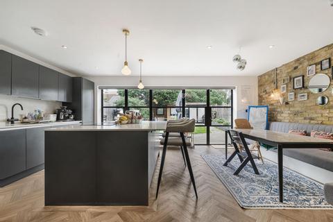 4 bedroom detached house for sale, Salisbury Road, Bromley