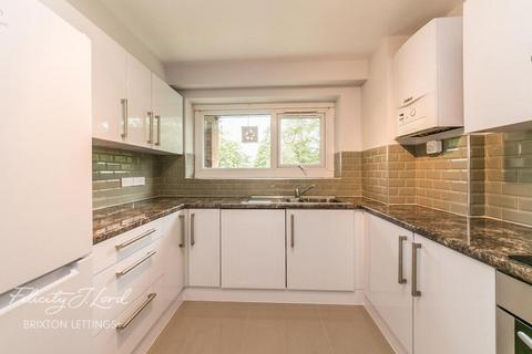 4 bedroom flat to rent, High Trees, LONDON