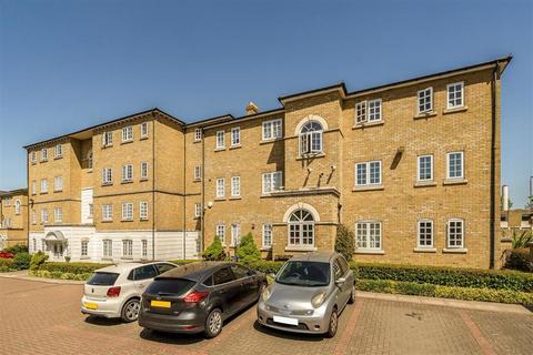 2 bedroom flat for sale, Gilbert Close, London SE18