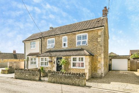 5 bedroom detached house for sale, Wood Lane, Chippenham