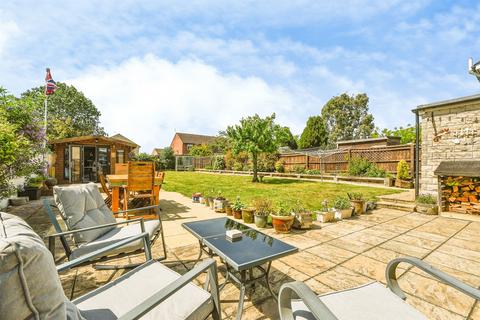 5 bedroom detached house for sale, Wood Lane, Chippenham