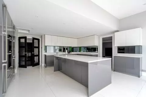 4 bedroom bungalow for sale – pohled 3