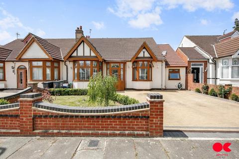 4 bedroom semi-detached bungalow for sale, Brownlea Gardens, Seven Kings IG3