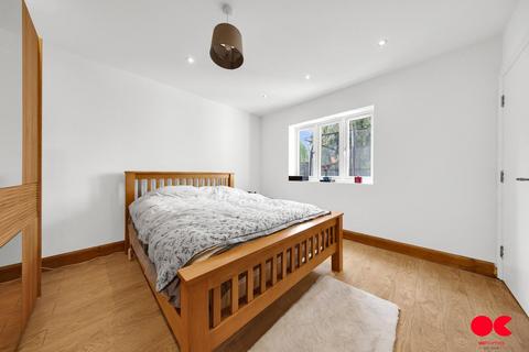 4 bedroom semi-detached bungalow for sale, Brownlea Gardens, Seven Kings IG3