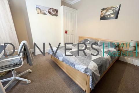 4 bedroom end of terrace house to rent, Stretton Road, Leicester LE3