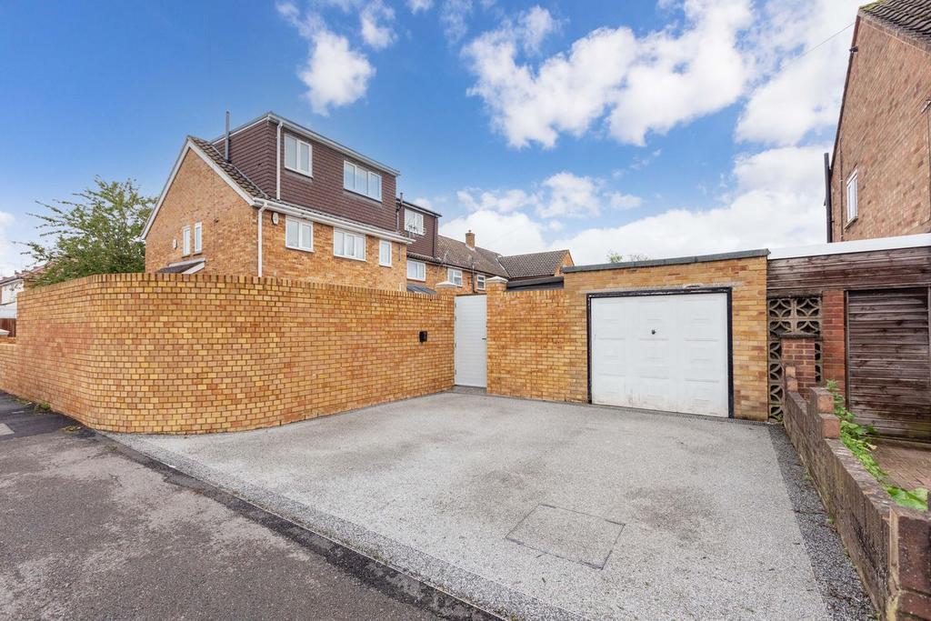 House exterior, garage