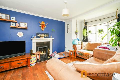 3 bedroom detached house to rent, Corndell Gardens, Witney, Oxfordshire, OX28