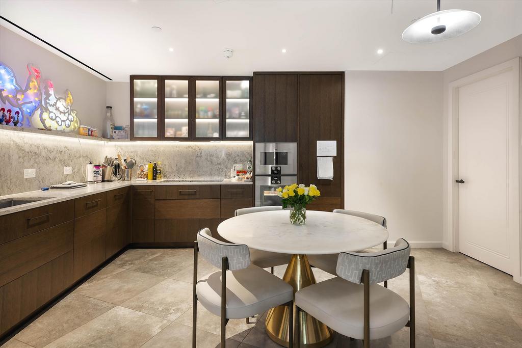 Apartment in London - View 4
