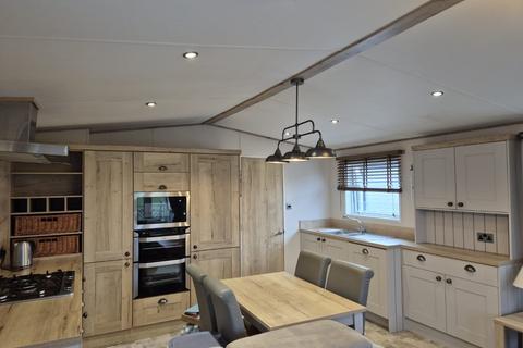 2 bedroom lodge for sale, 6 The Laurels Lytham Edge Lodge Park, Warton, PR4 1TB, North West England