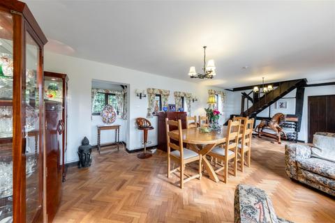 4 bedroom detached house for sale, Royal Lane, Eaton