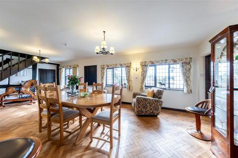 4 bedroom detached house for sale, Royal Lane, Eaton