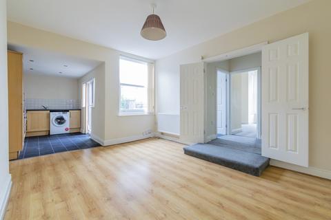 2 bedroom flat to rent, Newsham Drive, Liverpool L6