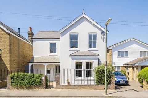 Sunmead Road, Sunbury-On-Thames TW16