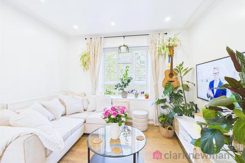 undefined, The Lawn, Harlow CM20
