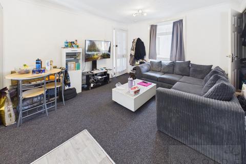 undefined, Hollin Court, Crawley RH10