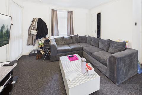 undefined, Hollin Court, Crawley RH10