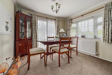 2 bedroom park home for sale, Willows Riverside Park, Windsor