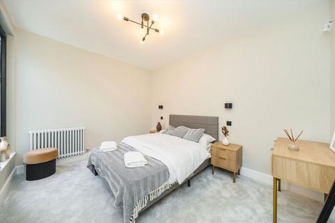 undefined, Elm Grove, Wimbledon SW19