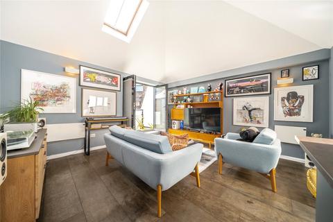 2 bedroom terraced house for sale, Well Street, London, E9