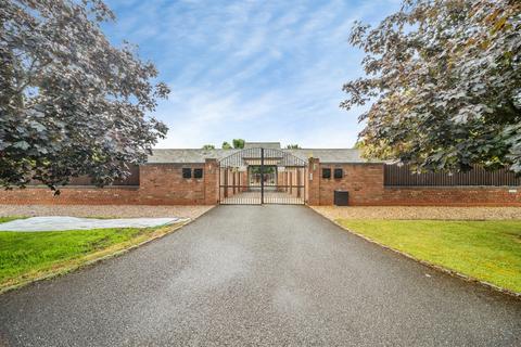 3 bedroom barn conversion for sale, Shucklow Hill, Little Horwood, Milton Keynes