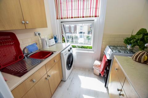 1 bedroom flat for sale, 7 North Avenue