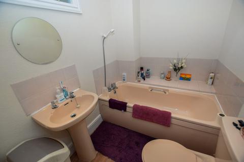 1 bedroom flat for sale, 7 North Avenue