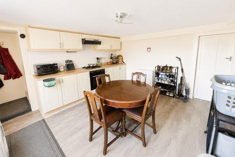 2 bedroom terraced house for sale, Bradford Road, Bradford