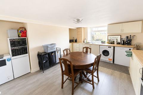 2 bedroom terraced house for sale, Bradford Road, Bradford