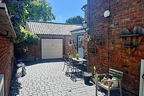2 bedroom cottage for sale, Goadby Road, Waltham On The Wolds