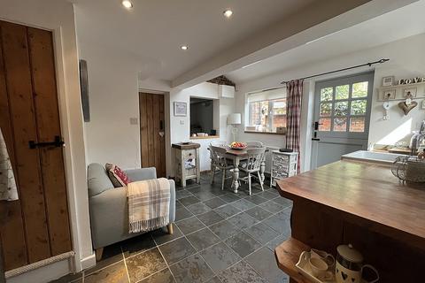 2 bedroom cottage for sale, Goadby Road, Waltham On The Wolds