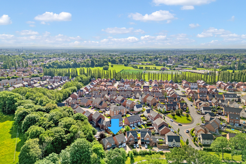 4 bedroom detached house for sale, Imperial Avenue, Winnington, CW8