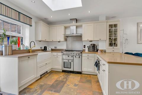 3 bedroom semi-detached house for sale, Denham Road, Iver