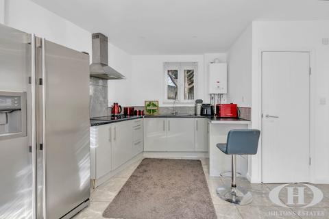 3 bedroom semi-detached house for sale, Denham Road, Iver