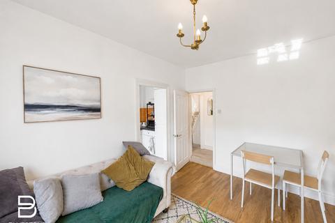 2 bedroom flat to rent, Flaxman Road, London