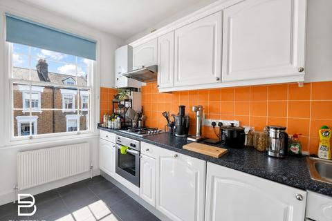2 bedroom flat to rent, Flaxman Road, London