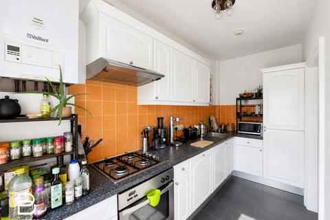 2 bedroom flat to rent, Flaxman Road, London