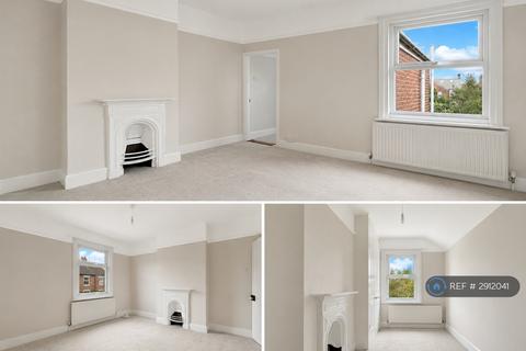 3 bedroom semi-detached house to rent, Granville Road, Colchester, CO1