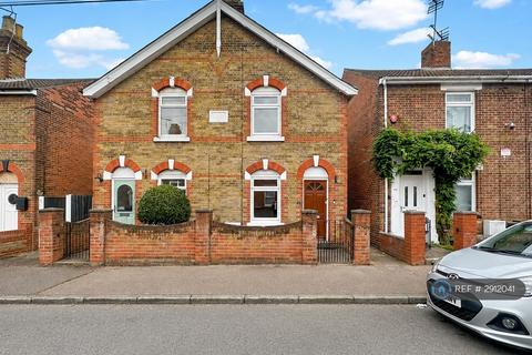 3 bedroom semi-detached house to rent, Granville Road, Colchester, CO1
