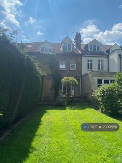 2 bedroom flat to rent, Queen Anne Court, Bromley, BR2